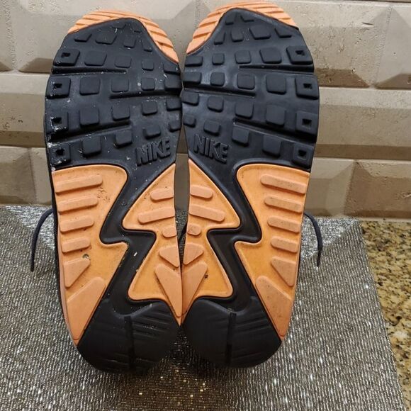 NIKE AIR MAX Women's - Size 9 1/2 - Picture 9 of 9